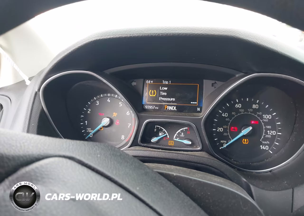 2017 Ford Focus Se VIN:1FADP3F27HL286842 - 7