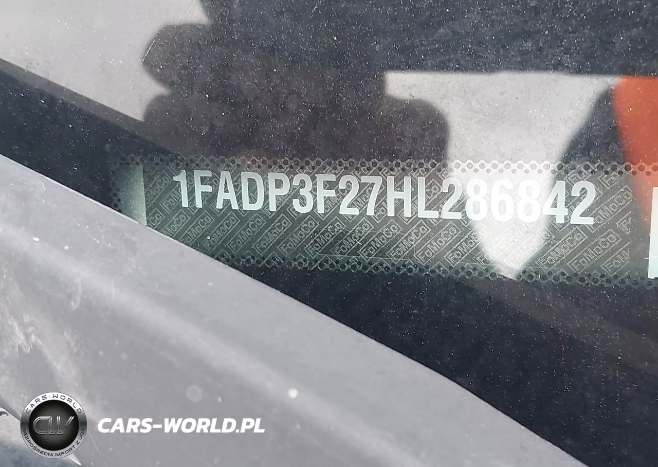 2017 Ford Focus Se VIN:1FADP3F27HL286842 - 9