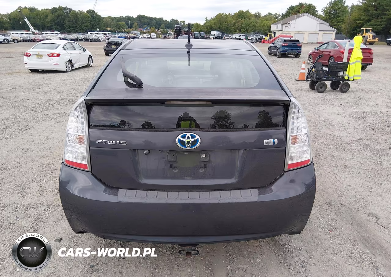 2011 Toyota Prius Three VIN:JTDKN3DU8B1404525 - 16