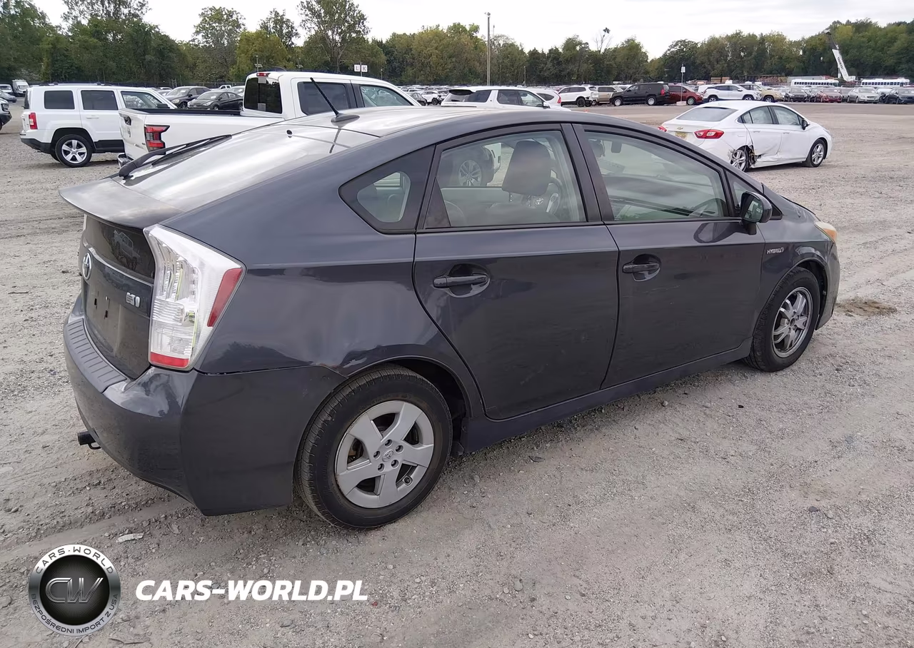 2011 Toyota Prius Three VIN:JTDKN3DU8B1404525 - 4