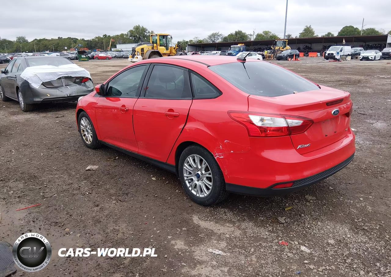 2012 Ford Focus Se VIN:1FAHP3F24CL107733 - 3