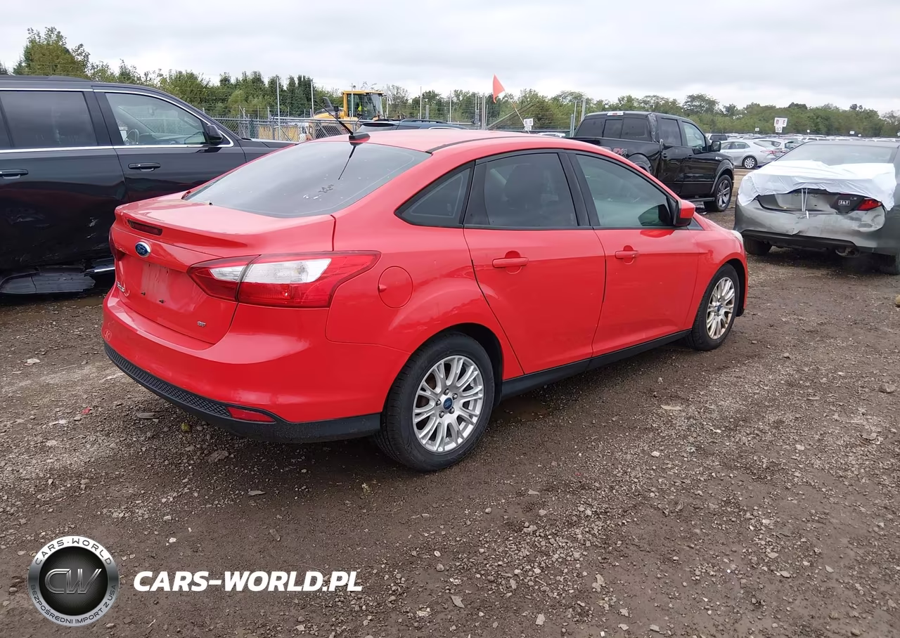2012 Ford Focus Se VIN:1FAHP3F24CL107733 - 4