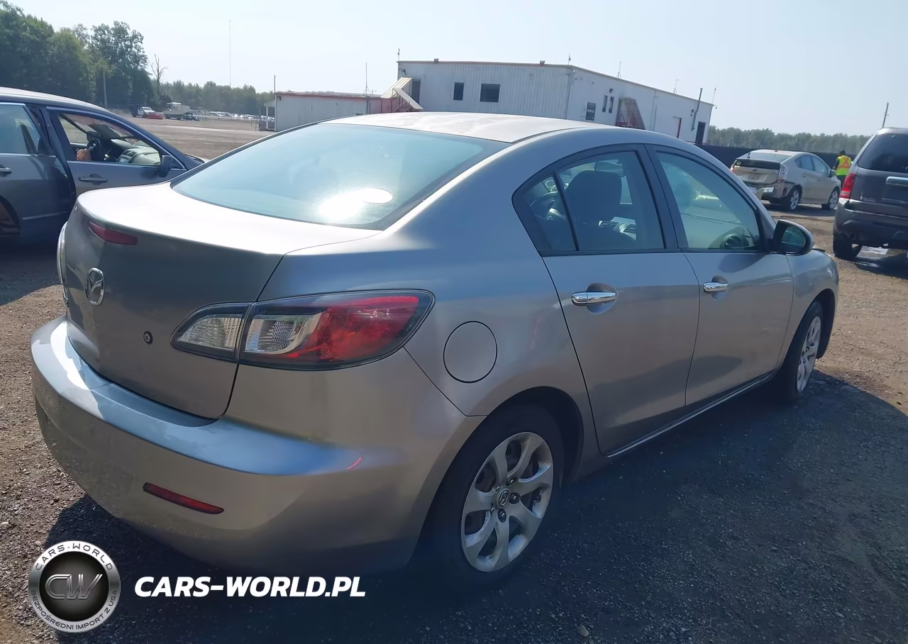 2012 Mazda Mazda3 I Sport VIN:JM1BL1UG0C1507251 - 4