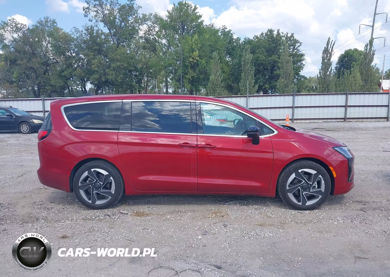 2027 Chrysler Pacifica VIN:2C4RC1GG6VR581430 - 13