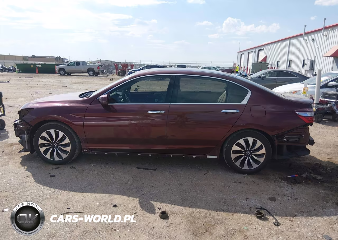 2017 Honda Accord Hybrid Touring VIN:JHMCR6F73HC004966 - 15
