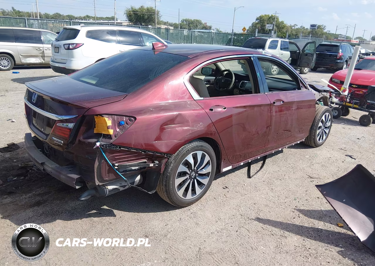 2017 Honda Accord Hybrid Touring VIN:JHMCR6F73HC004966 - 4