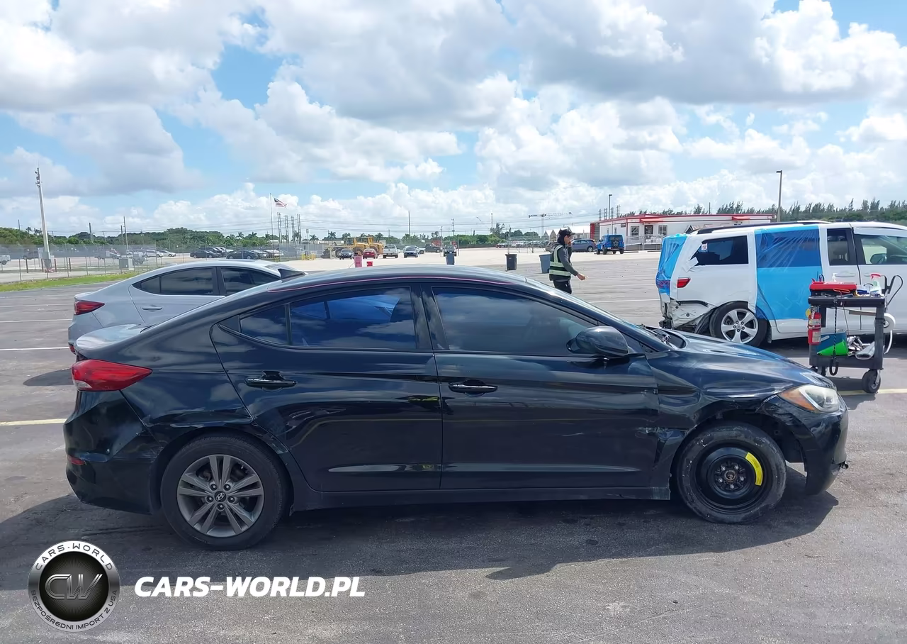 2018 Hyundai Elantra Sel VIN:5NPD84LF2JH282518 - 13