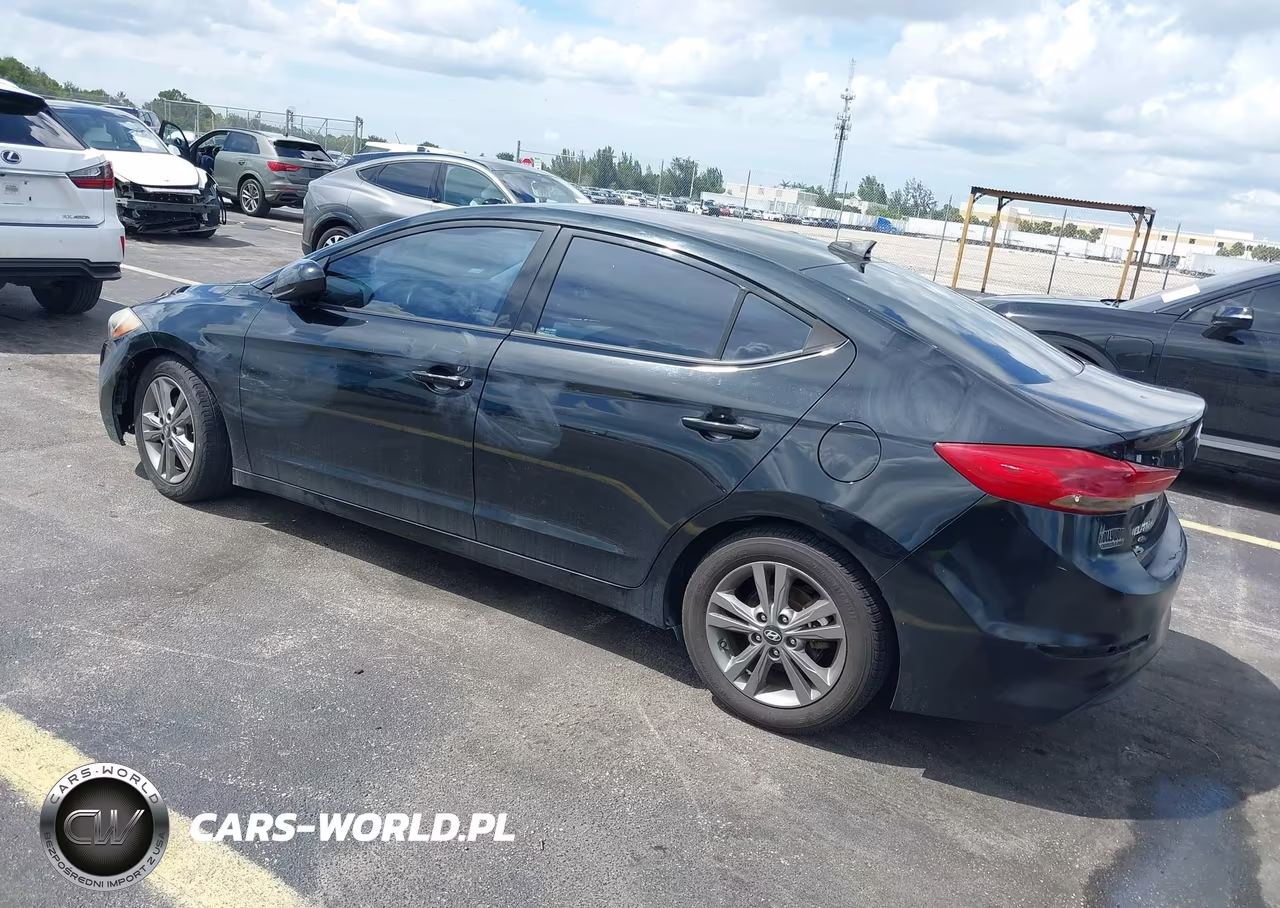 2018 Hyundai Elantra Sel VIN:5NPD84LF2JH282518 - 3
