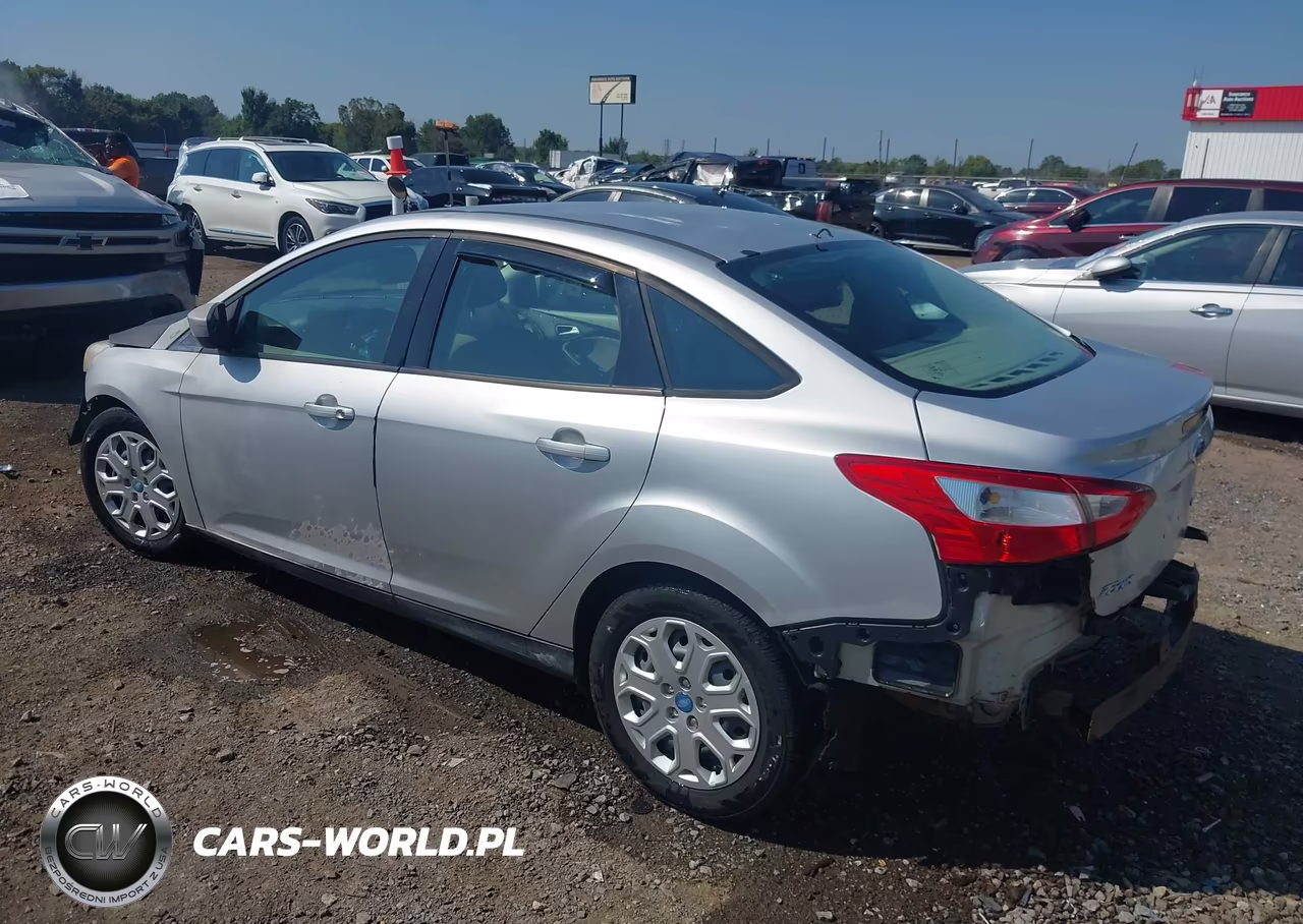 2012 Ford Focus Se VIN:1FAHP3F29CL231464 - 3