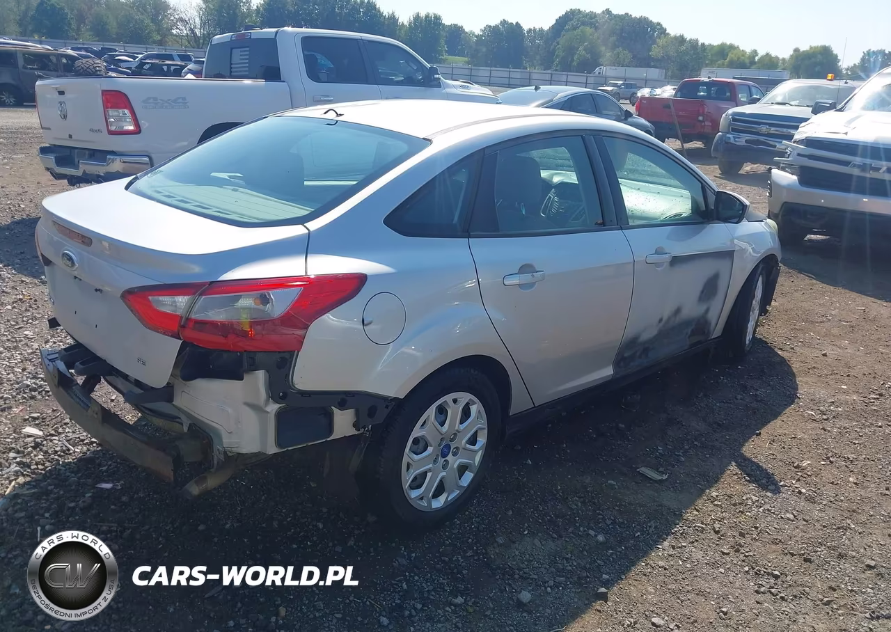 2012 Ford Focus Se VIN:1FAHP3F29CL231464 - 4
