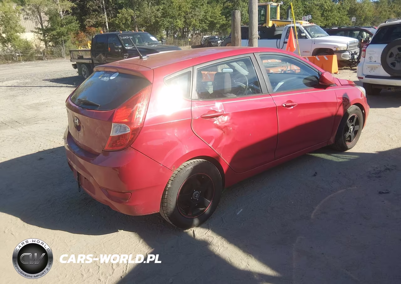 2013 Hyundai Accent Gs VIN:KMHCT5AE6DU105423 - 4