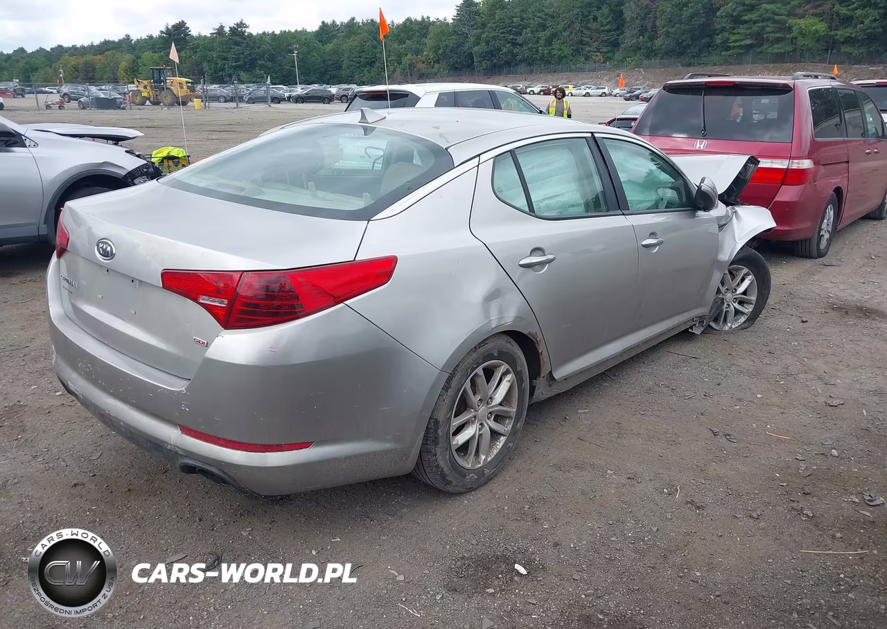 2012 Kia Optima Lx VIN:5XXGM4A71CG082846 - 4
