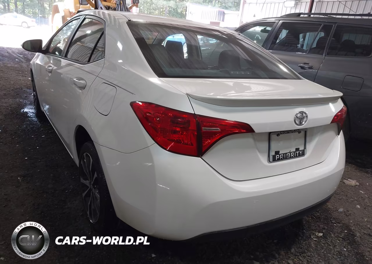 2017 Toyota Corolla Se VIN:5YFBURHEXHP577590 - 3