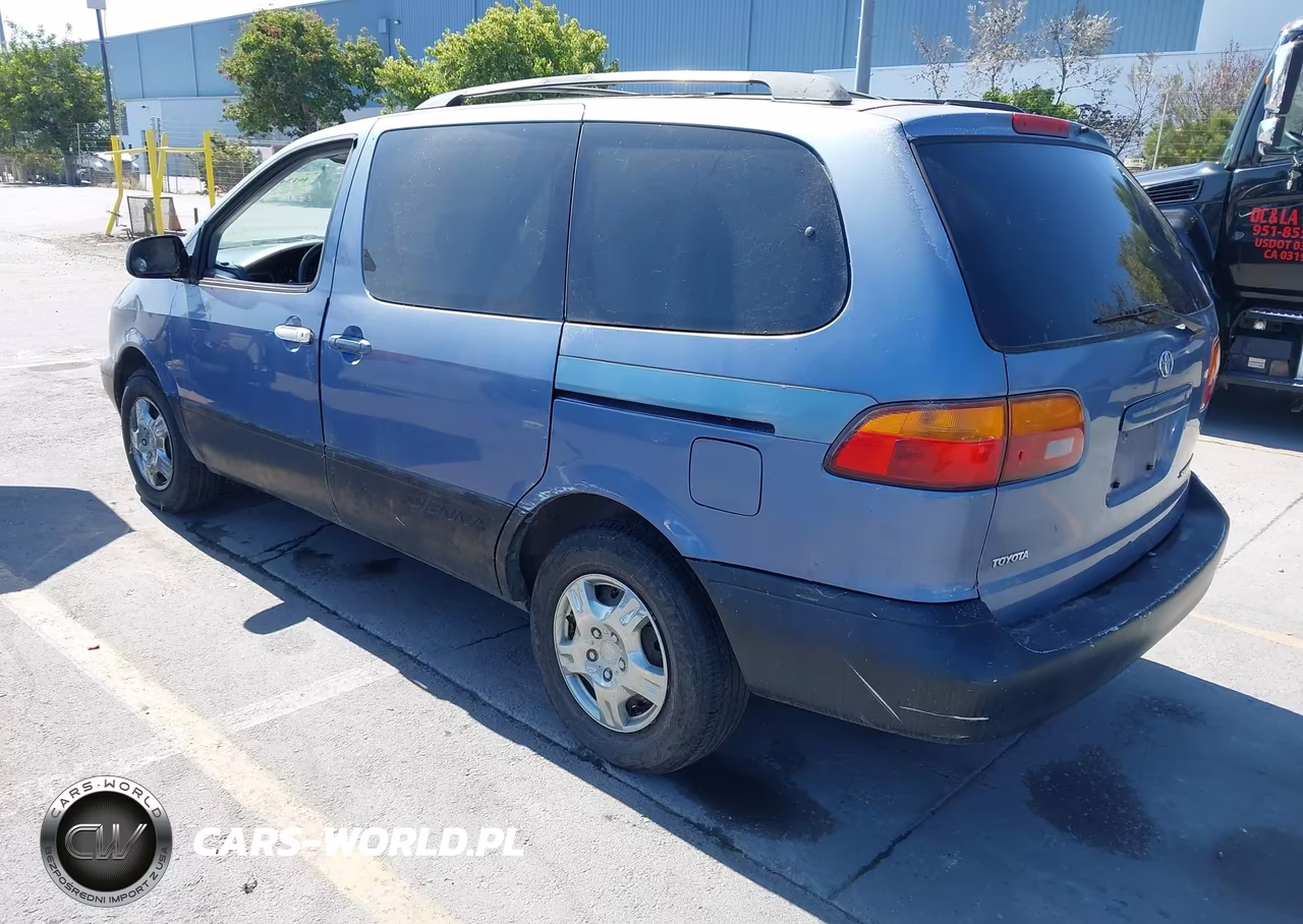 1998 Toyota Sienna Le VIN:4T3ZF13C7WU085117 - 3