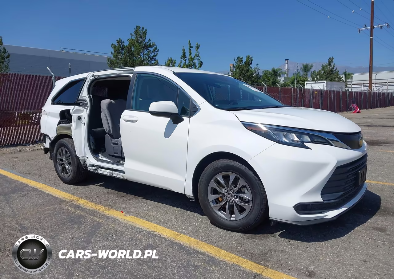 2021 Toyota Sienna Le