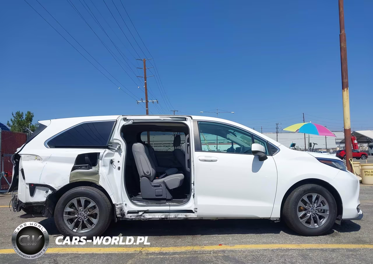 2021 Toyota Sienna Le VIN:5TDKRKEC7MS004496 - 14