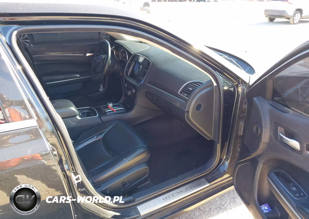 2017 Chrysler 300 Limited VIN:2C3CCAAG2HH593765 - 5