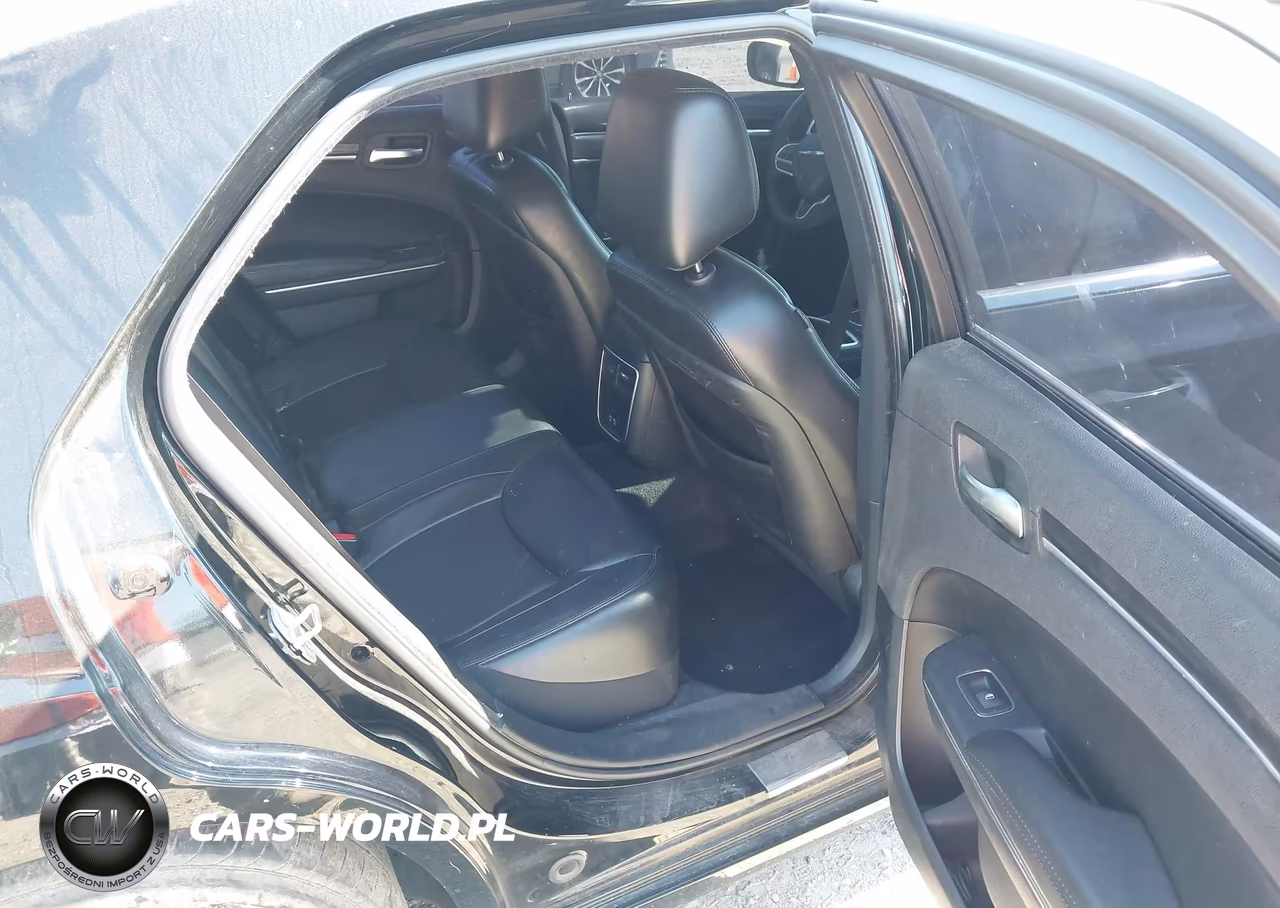 2017 Chrysler 300 Limited VIN:2C3CCAAG2HH593765 - 8