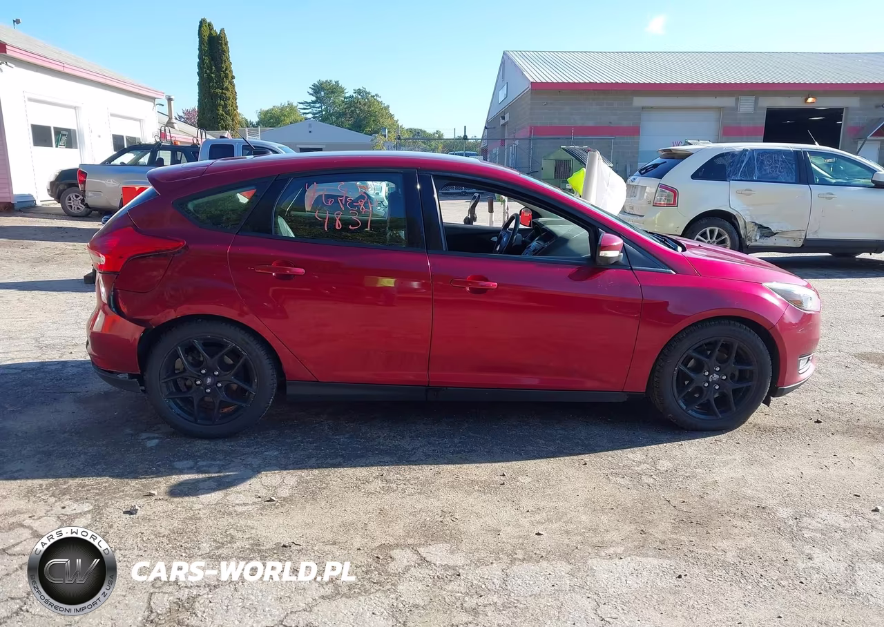 2016 Ford Focus Se VIN:1FADP3K26GL330592 - 13