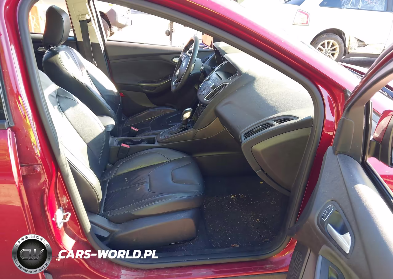 2016 Ford Focus Se VIN:1FADP3K26GL330592 - 5