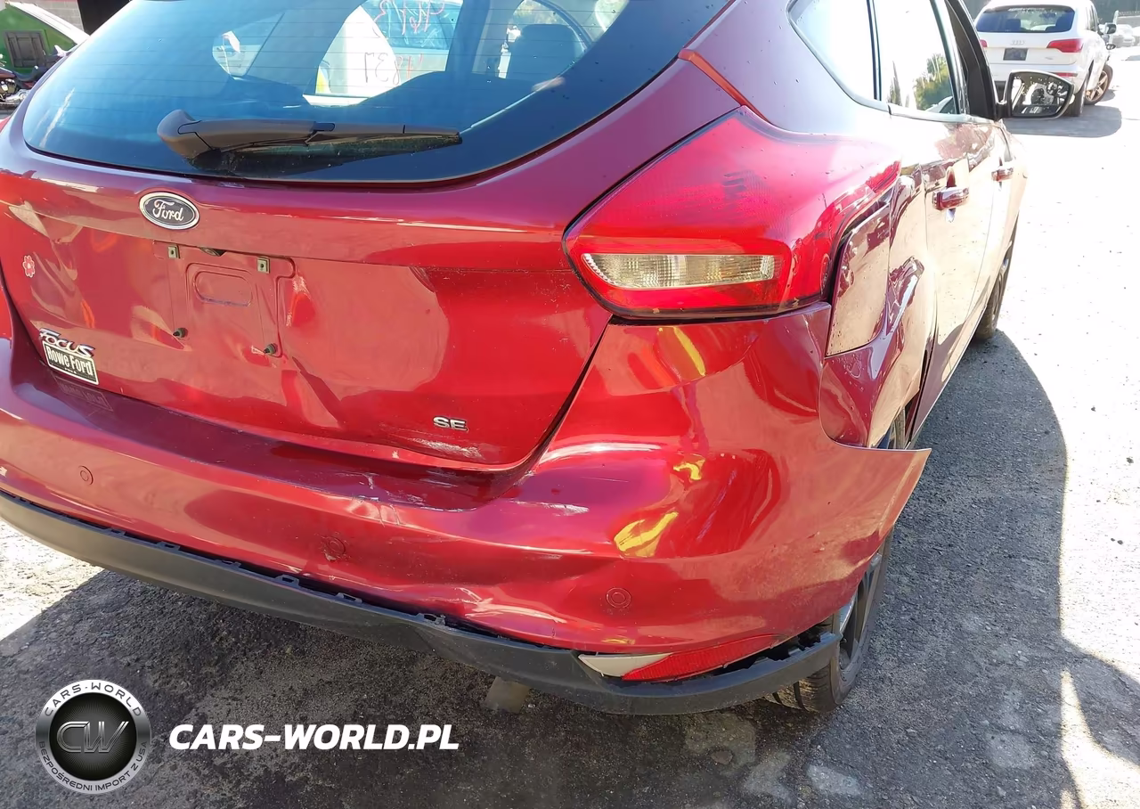 2016 Ford Focus Se VIN:1FADP3K26GL330592 - 6