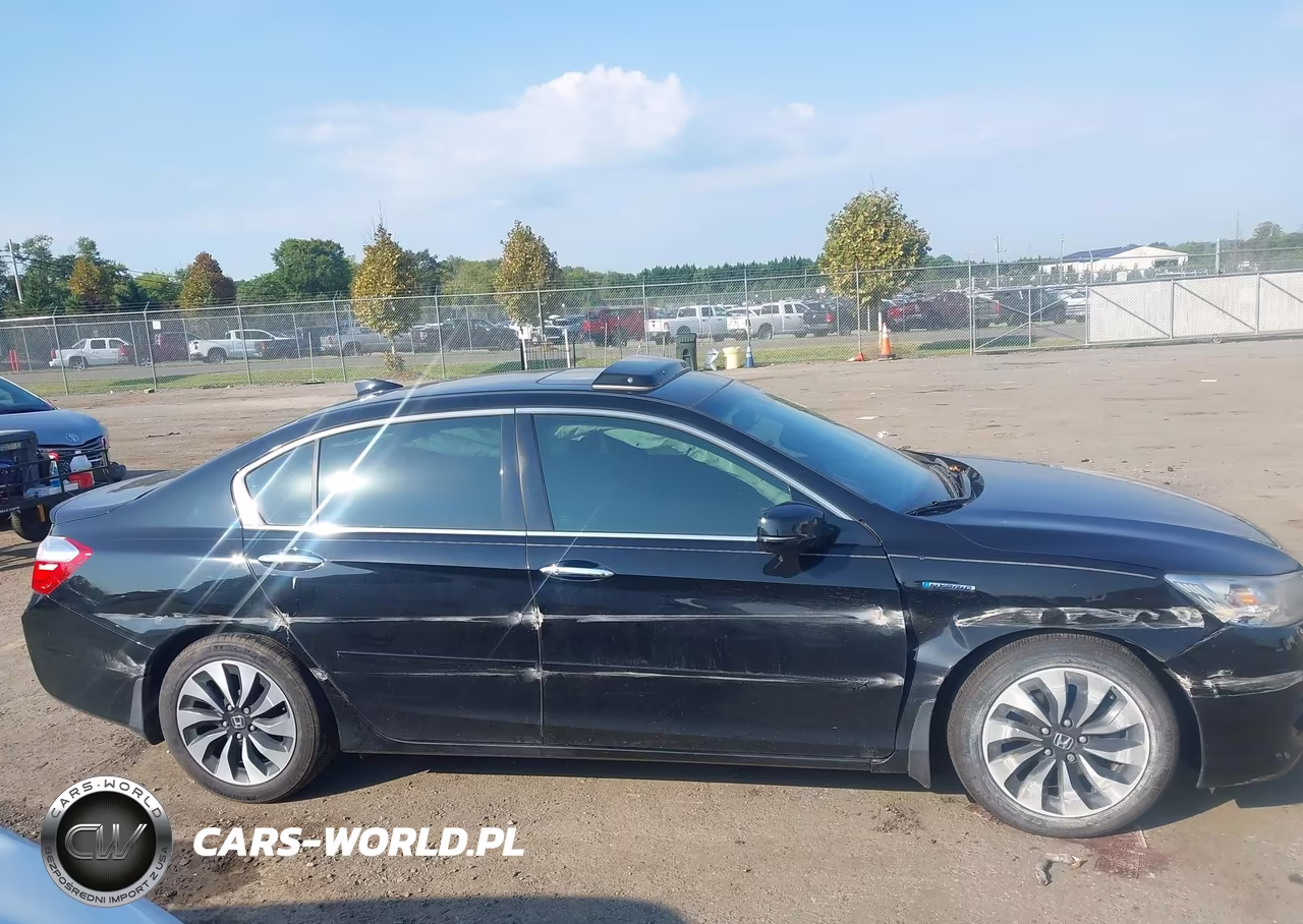 2014 Honda Accord Hybrid Touring VIN:1HGCR6F70EA004157 - 13