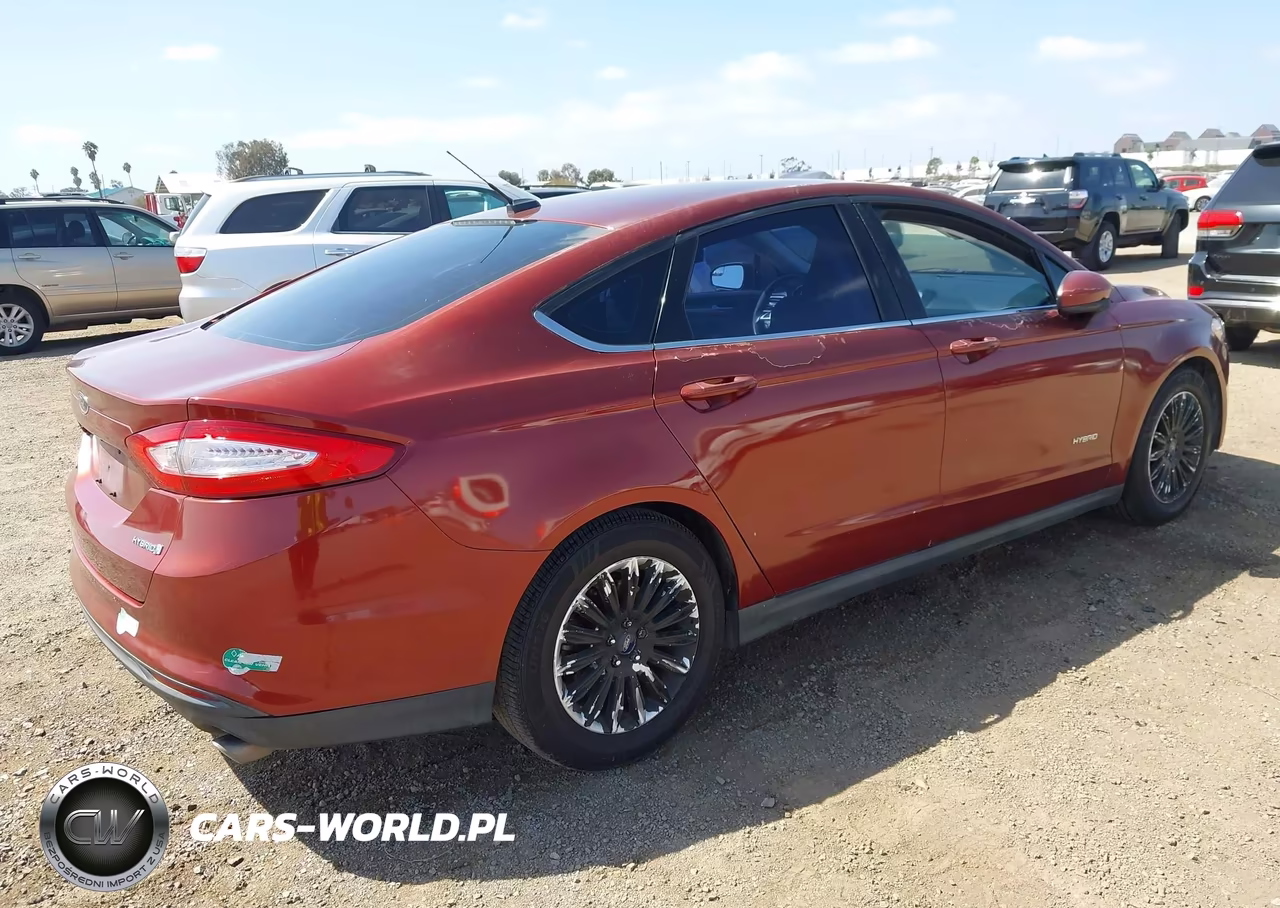 2014 Ford Fusion Hybrid S VIN:3FA6P0UU8ER131211 - 4