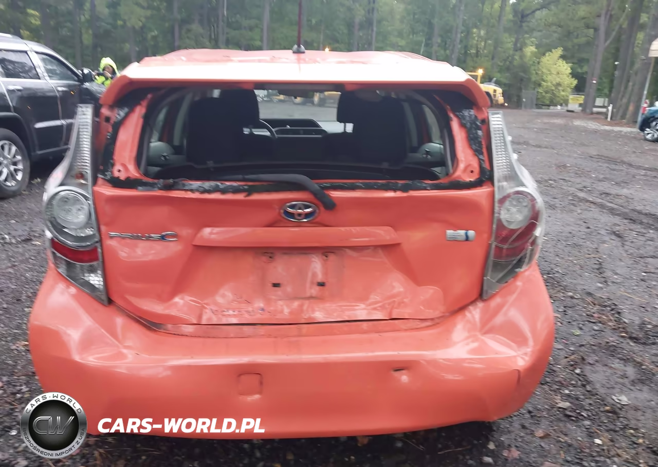 2013 Toyota Prius C Two VIN:JTDKDTB33D1055483 - 16
