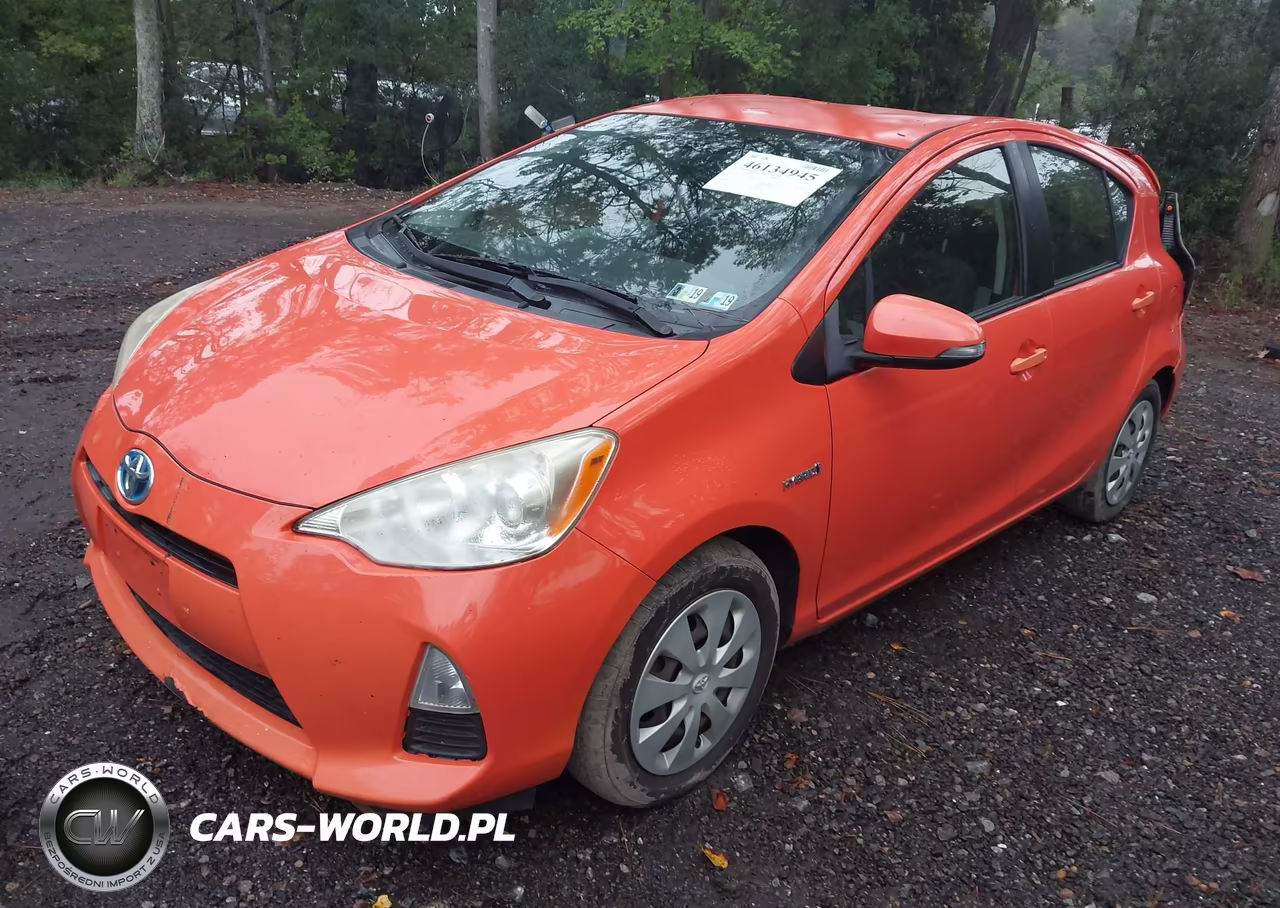 2013 Toyota Prius C Two VIN:JTDKDTB33D1055483 - 2