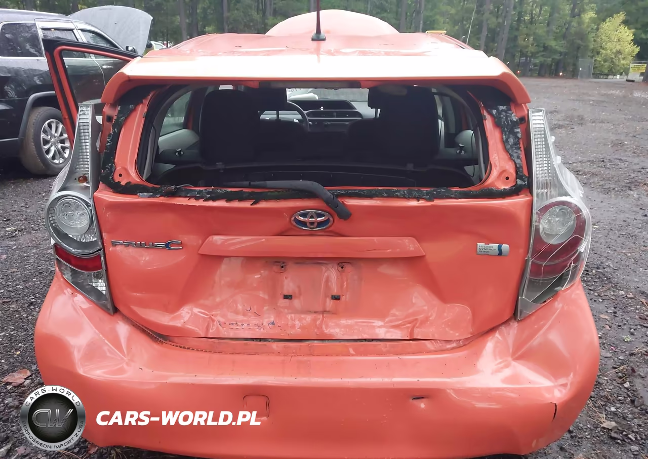 2013 Toyota Prius C Two VIN:JTDKDTB33D1055483 - 6