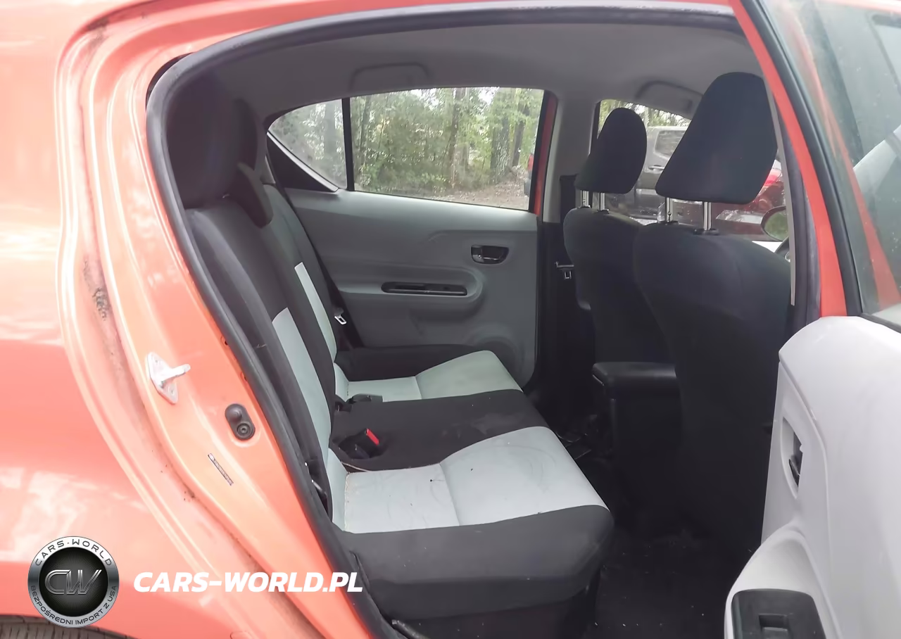 2013 Toyota Prius C Two VIN:JTDKDTB33D1055483 - 8