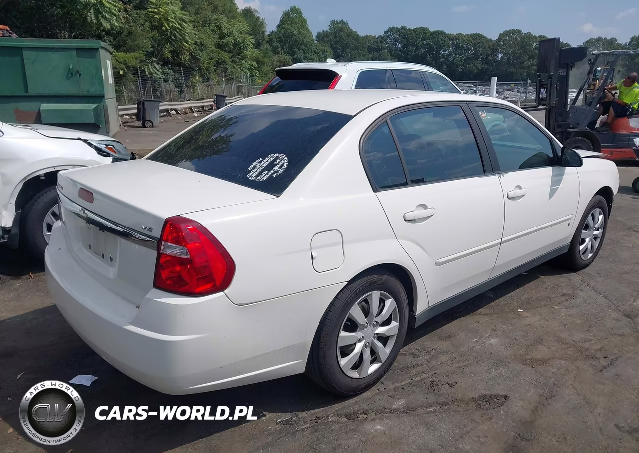 2008 Chevrolet Malibu Classic Ls VIN:1G1ZS58N28F120785 - 4