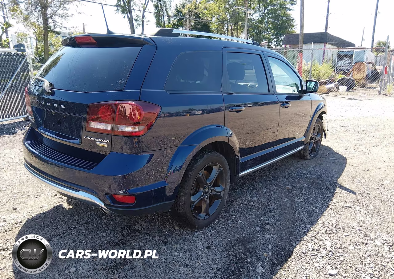 2019 Dodge Journey Crossroad VIN:3C4PDCGGXKT773524 - 4