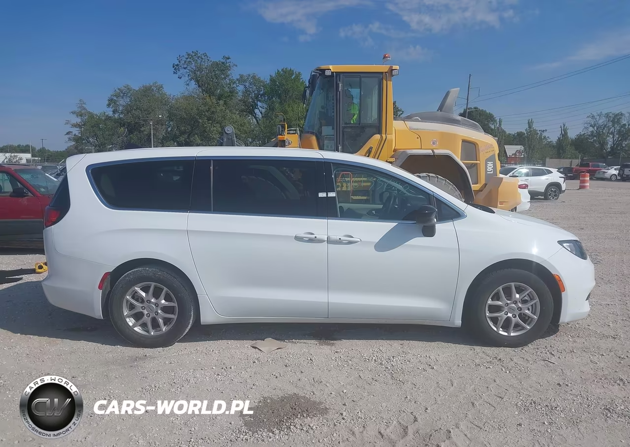 2024 Chrysler Voyager Lx VIN:2C4RC1CG2RR119619 - 13