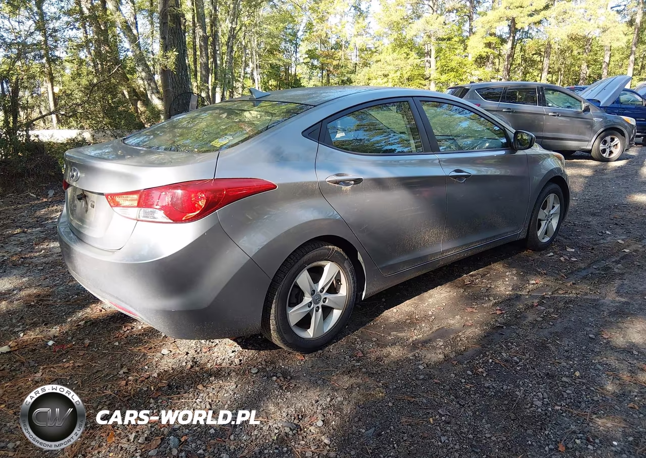 2013 Hyundai Elantra Gls VIN:KMHDH4AE5DU804624 - 4