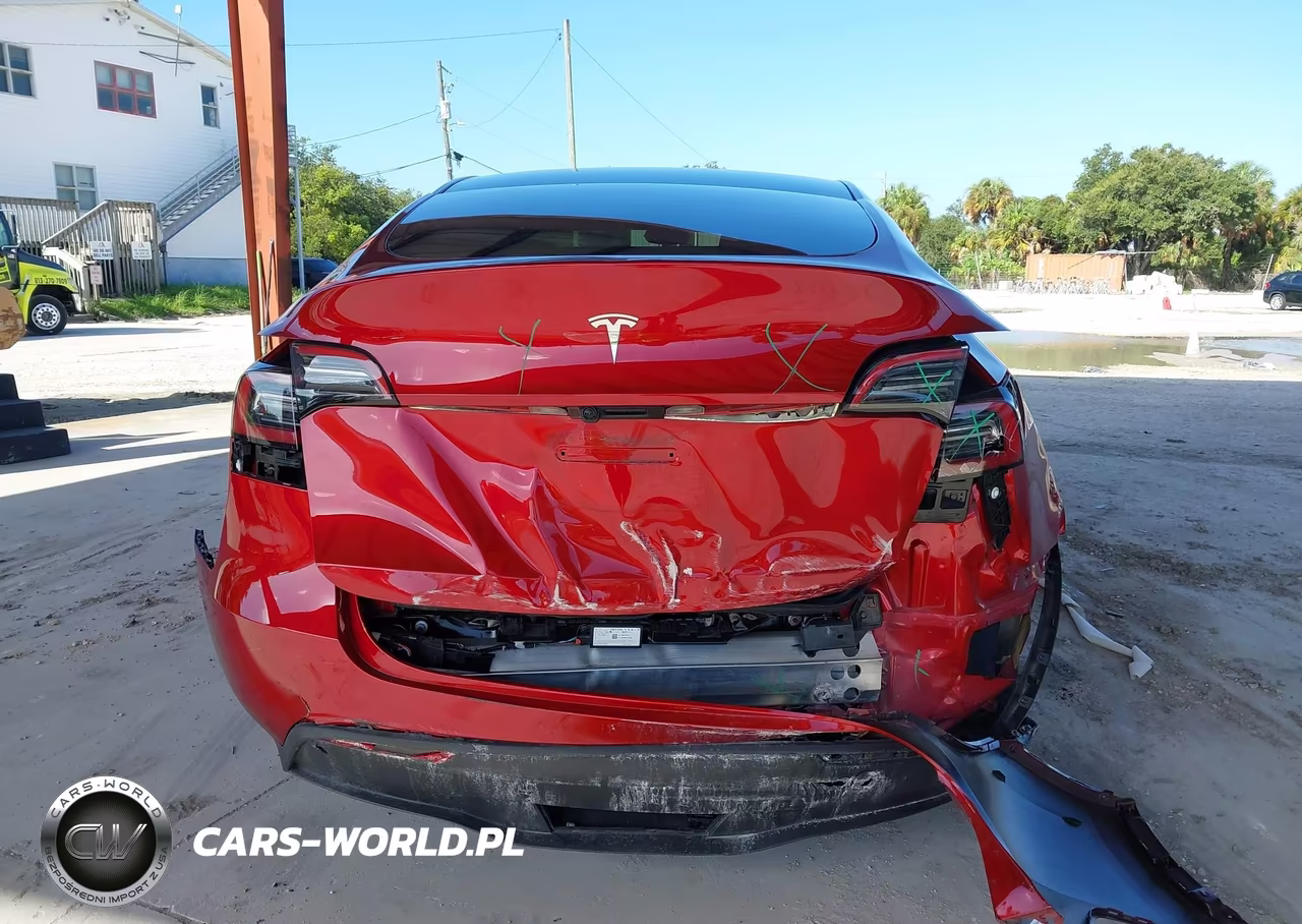 2025 Tesla Model Y Long Range Dual Motor Rear-Wheel Drive VIN:7SAYGDED2SA375359 - 15