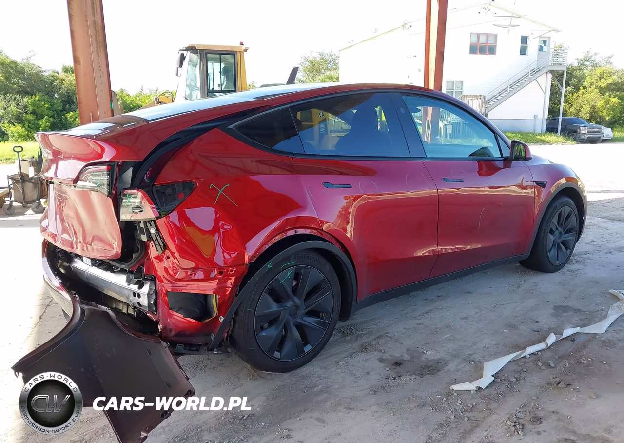 2025 Tesla Model Y Long Range Dual Motor Rear-Wheel Drive VIN:7SAYGDED2SA375359 - 4