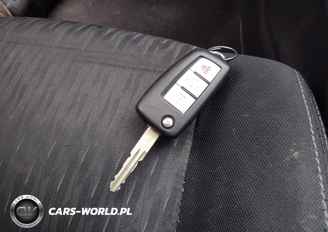 2017 Nissan Rogue S VIN:JN8AT2MT1HW138235 - 11