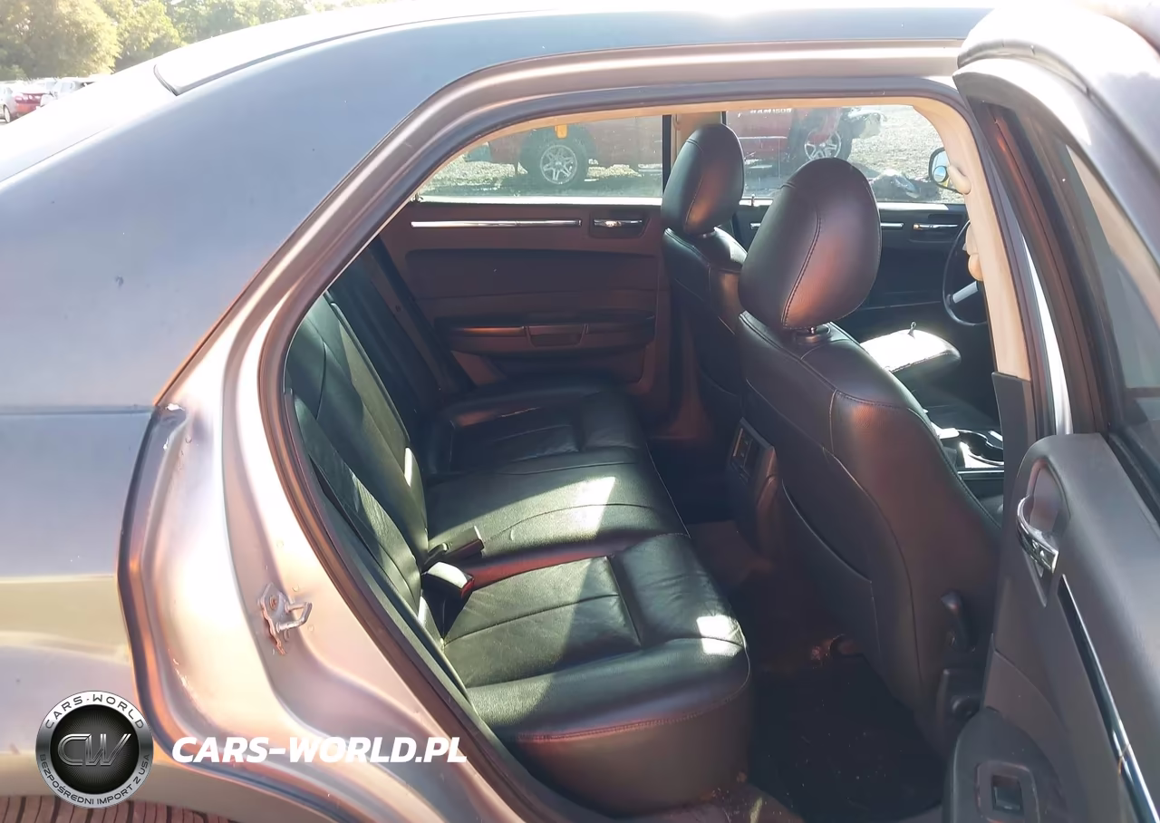 2005 Chrysler 300 Touring VIN:2C3JA53G55H108189 - 8