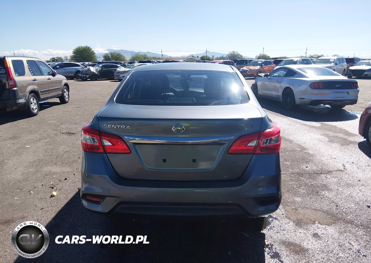 2018 Nissan Sentra S VIN:3N1AB7APXJY344948 - 17