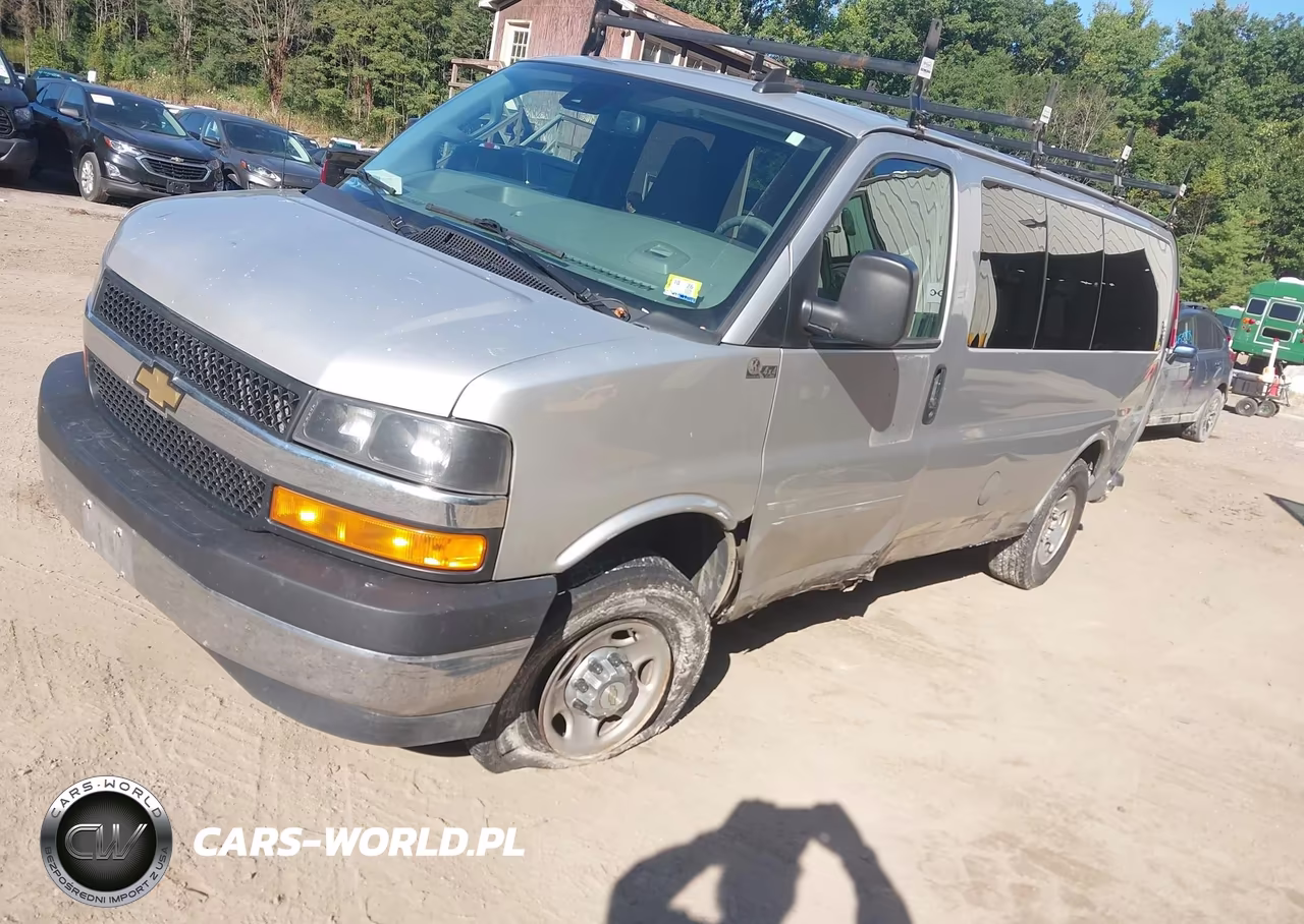 2020 Chevrolet Express Passenger Rwd 2500 Regular Wheelbase Lt VIN:1GAWGFFG8L1257170 - 2