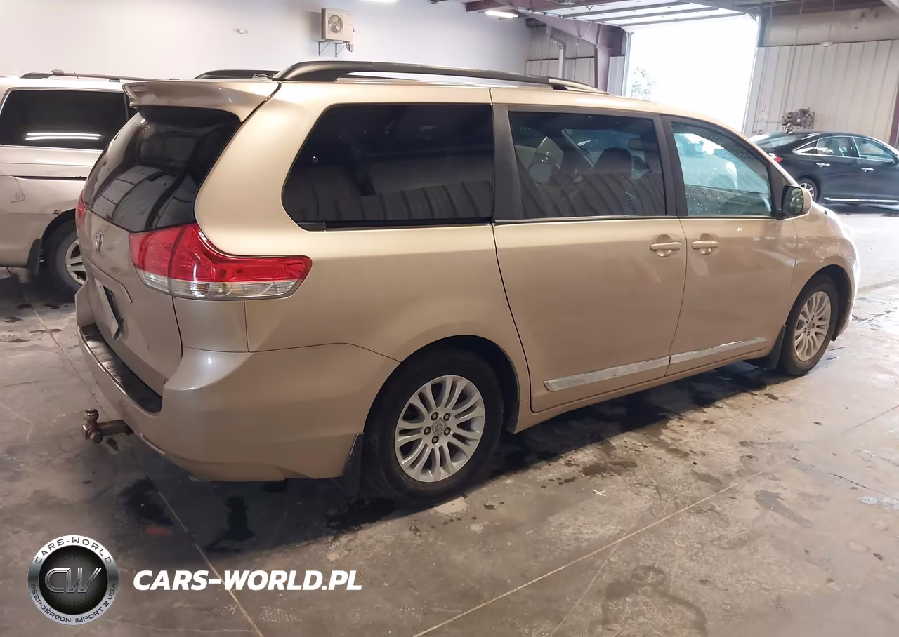 2011 Toyota Sienna Xle V6 VIN:5TDYK3DC7BS170391 - 4