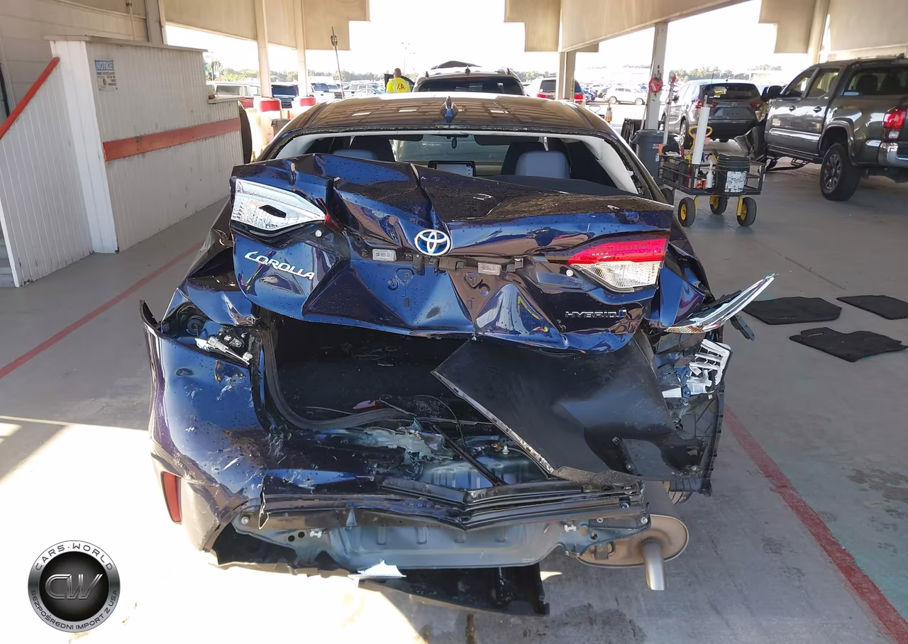 2021 Toyota Corolla Hybrid Le VIN:JTDEAMDE6MJ004053 - 17