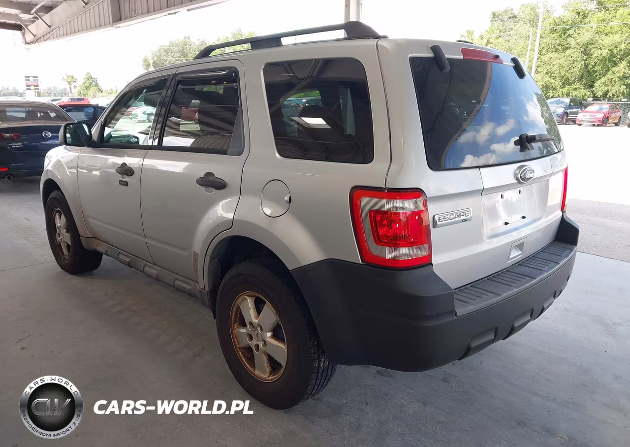 2010 Ford Escape Xlt VIN:1FMCU0D7XAKC14553 - 3