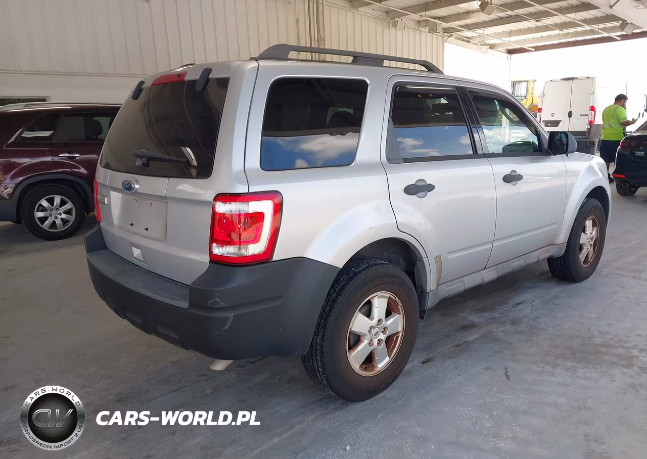 2010 Ford Escape Xlt VIN:1FMCU0D7XAKC14553 - 4