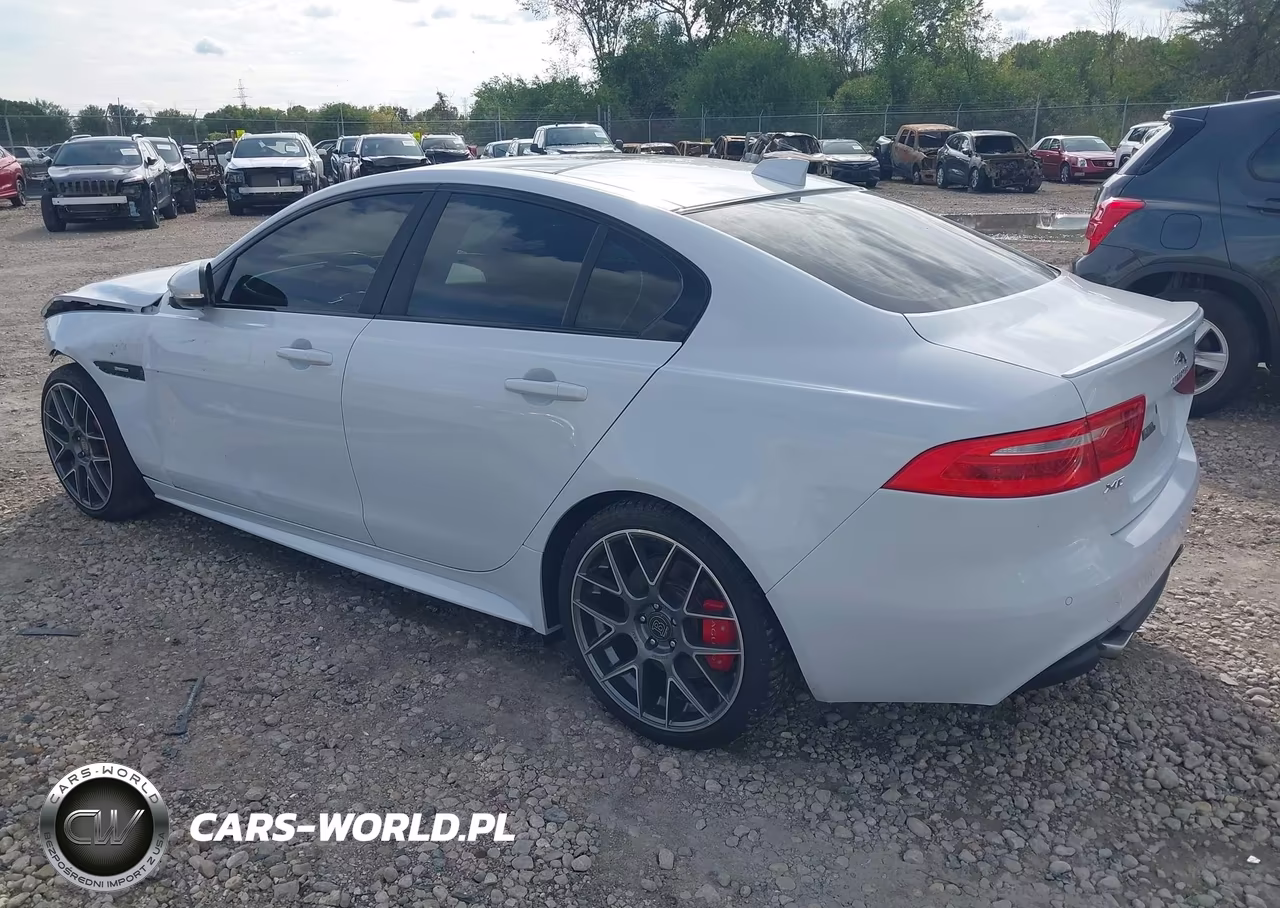 2017 Jaguar Xe 35T R-Sport VIN:SAJAL4BV8HA968673 - 3