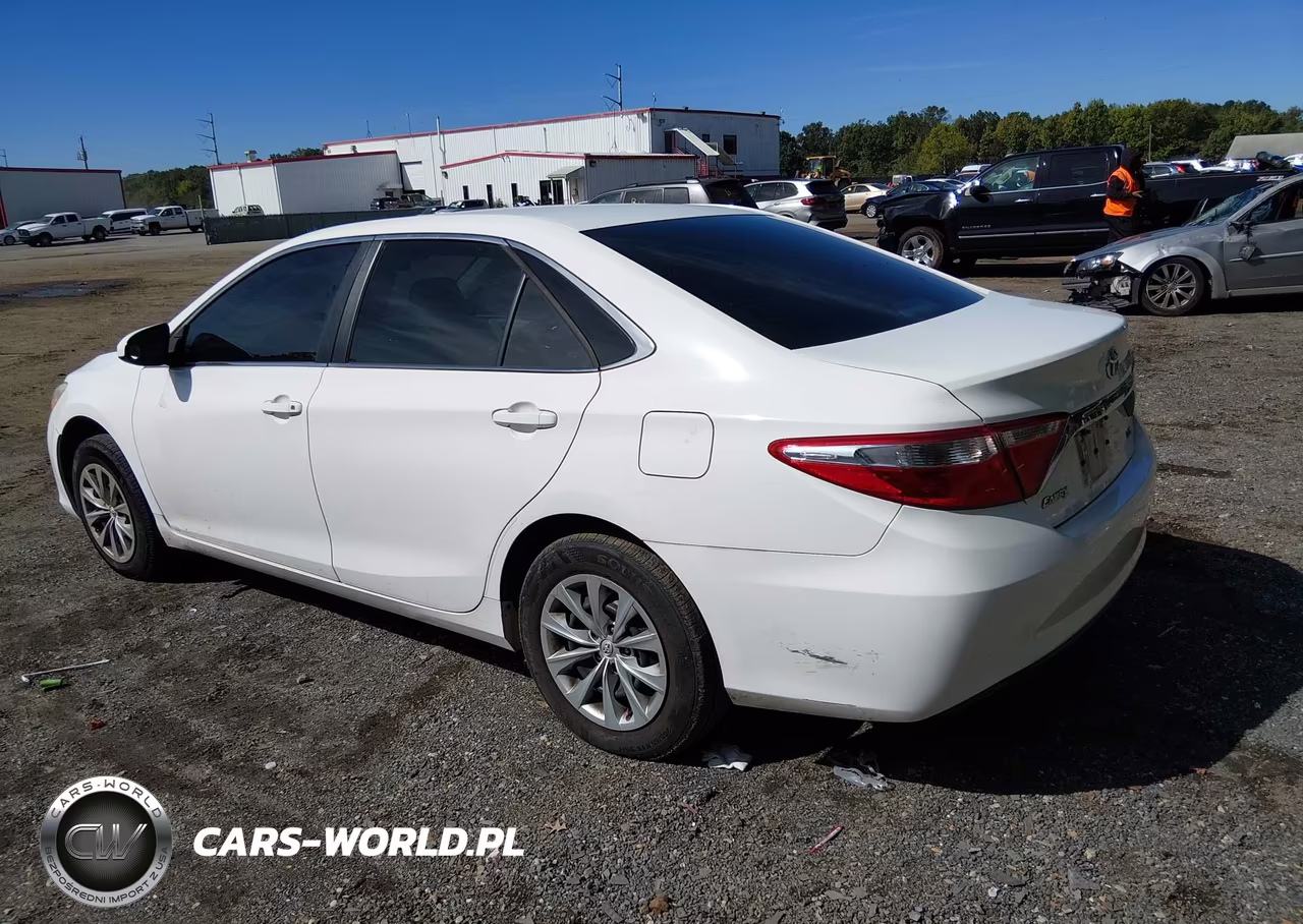2015 Toyota Camry Le VIN:4T1BF1FK8FU947600 - 3