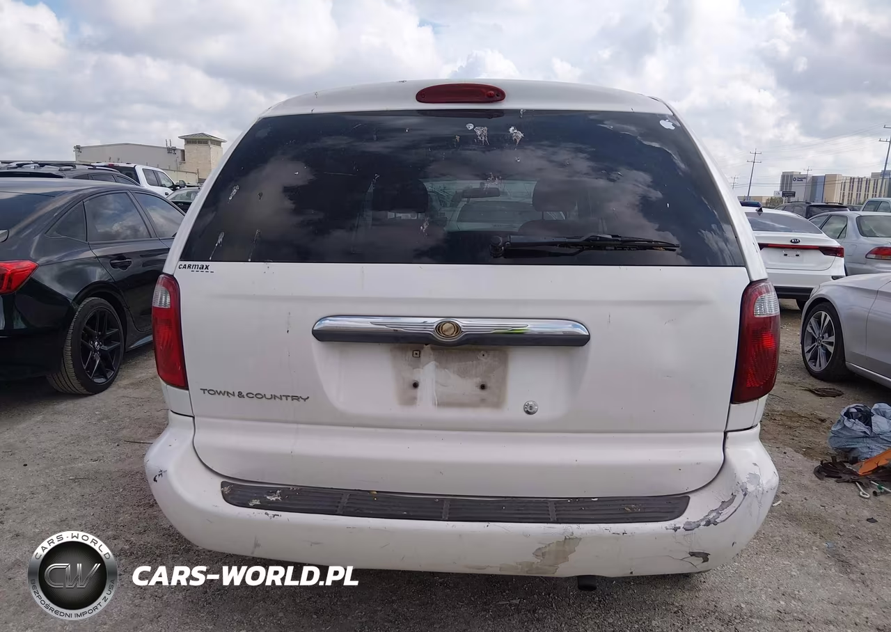 2007 Chrysler Town & Country VIN:1A4GJ45R37B223121 - 17