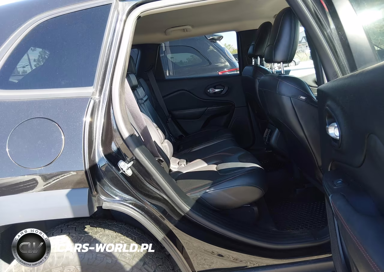 2016 Jeep Cherokee Trailhawk VIN:1C4PJMBS0GW285307 - 8