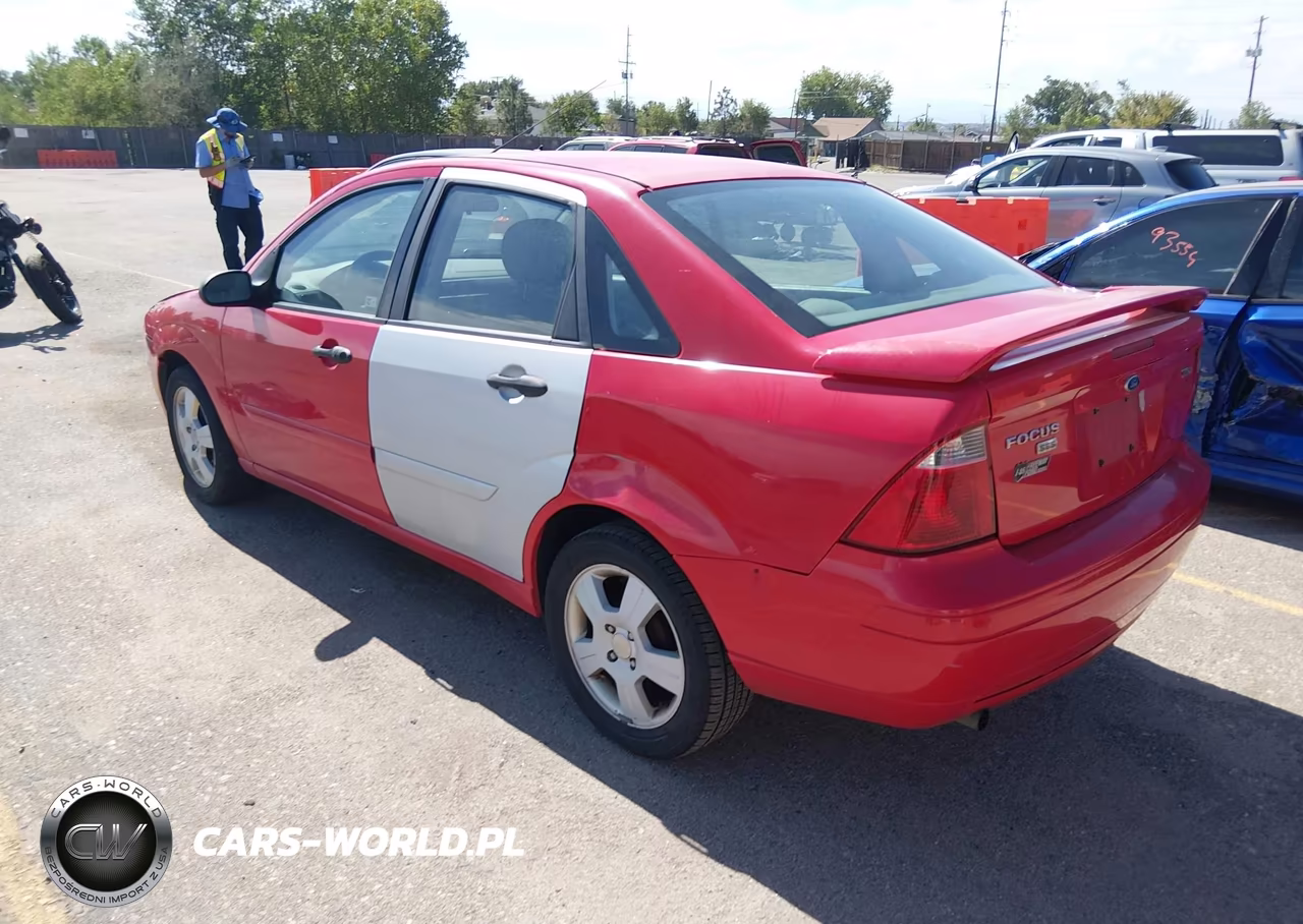 2005 Ford Focus Zx4 VIN:1FAFP34N45W305105 - 3